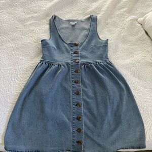 Cute and flattering jean dress, excellent condition, barely worn.